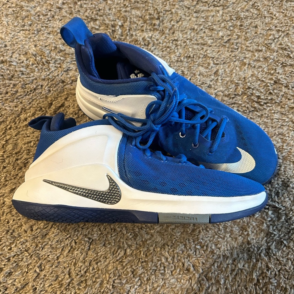 Men’s Nike shoes